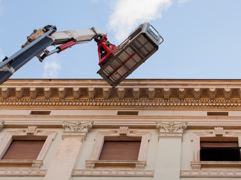 Equipos para trabajos en altura y proyectos a tiempo